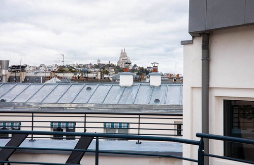 Vivienne Apartment | Paris 2nd Rooftop · 130m² Private Terrace · Eiffel & Sacré-Cœur View · 8p