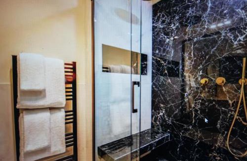 Paris City Center Apartment | Paris Central Luxury Stay LS