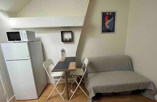 Saint-Vincent-de-Paul Apartment | Paris cocooning 5 minutes from Gare du Nord