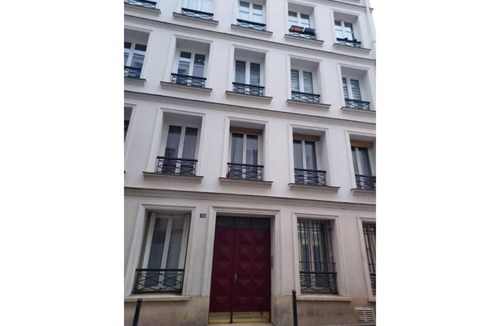 Montmartre Apartment | Paris- Cozy and quiet studio in the heart of Montmartre