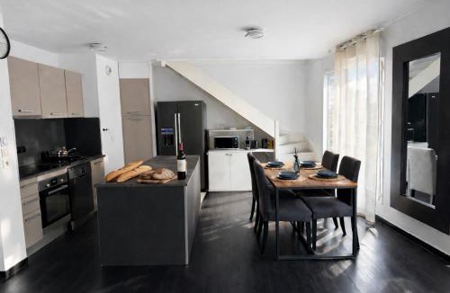 Champs-sur-Marne Apartment | Paris Disney Home Premium Duplex