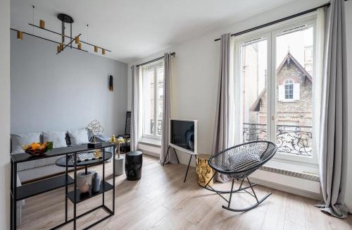 Issy-les-Moulineaux House | Paris Expo Charm, 52m2, Couples&Business Friendly, 5mn walk to Expo Center Porte de Versailles