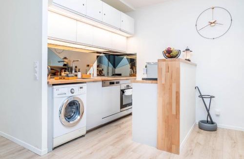 Issy-les-Moulineaux House | Paris Expo Charm, 52m2, Couples&Business Friendly, 5mn walk to Expo Center Porte de Versailles