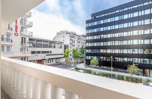 Issy-les-Moulineaux Apartment | Paris Expo Aparthotel Porte de Versailles +Parking