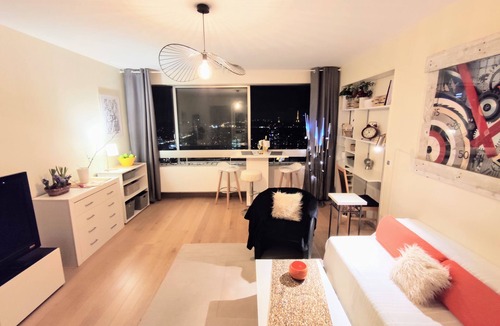 Puteaux Apartment | PARIS fabulous furnished T2 overlooking the Eiffel Towers and Montparnasse
