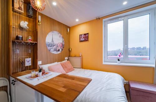 Le Kremlin-Bicetre House | Paris Homestay en Rose