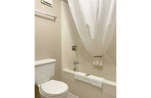 Paris Hotel | Paris Inn and Suites