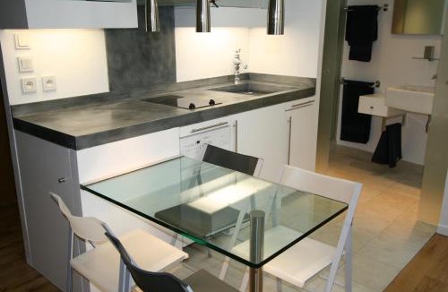 Quartier Sainte-Avoye Apartment | Paris Interiors Rentals - Le Marais LOUVRE - NOTRE DAME