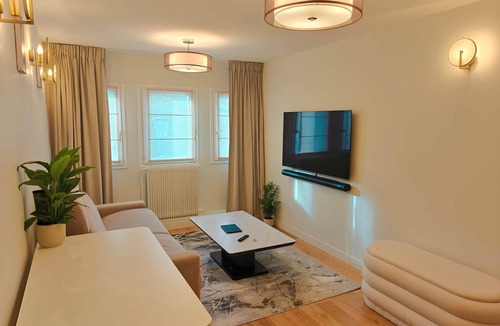 Issy-les-Moulineaux Apartment | Paris- Issy les moulineaux - Appartement the King