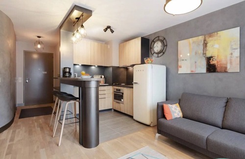 Puteaux Apartment | Paris-La Défense-Puteaux-Parking-Mobility lease
