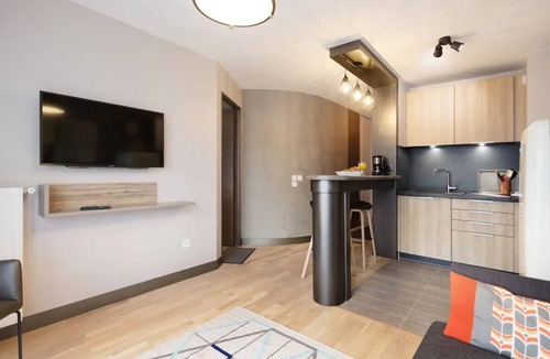 Puteaux Apartment | Paris-La Défense-Puteaux-Parking-Mobility lease