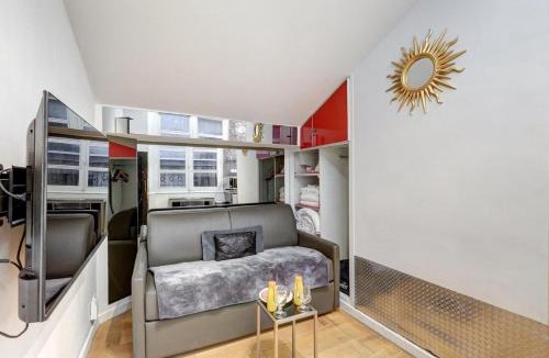 Saint-Merri Apartment | Paris Marais Tiny MERRISAS