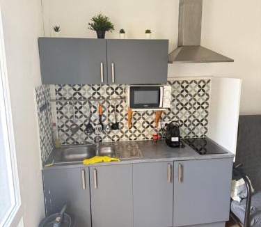 Aubervilliers Apartment | Paris - Metro à 5 minutes Studio ou 2 chambres