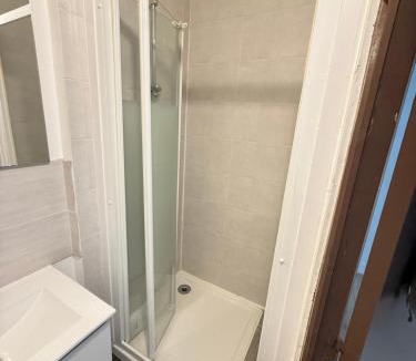 Aubervilliers Apartment | Paris - Metro à 5 minutes Studio ou 2 chambres