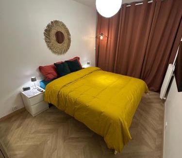 Montrouge Apartment | PARIS-MONTROUGE Magnifique Appartement 2 pièce de 56m2 - très cosy pour 1 à 6 personnes refait à neuf - ENTIRE APARTMENT LUXURIOUS AND WARM - Montrouge Paris 14ème - Proche Aéroport Orly & Parc Expositions Porte de Versailles FREE WIFI GRATUIT
