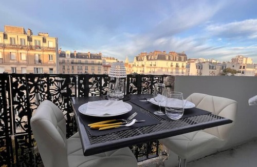Quartier du Petit-Montrouge Apartment | * * * * * PARIS * * * * * n FIVE STARS