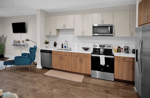 The Gulch Apartment | Paris Nashville W Pool Gym Parking