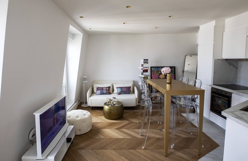 Quartier de la Plaine-de-Monceaux Apartment | Paris Parc Monceau Hotel Suite Flat