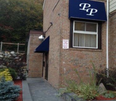 Elliot Lake Apartment | Paris Plaza