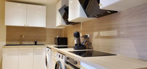 Vitry-sur-Seine Bed & Breakfast | PARIS private Room with shared space - PARIS Chambres privée avec espaces partagés