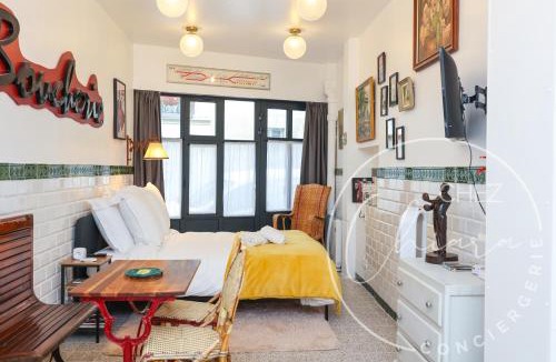 Saint-Victor Apartment | Paris Retro Bistro Escape Authentic & Cozy