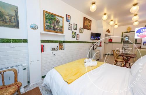 Saint-Victor Apartment | Paris Retro Bistro Escape Authentic & Cozy