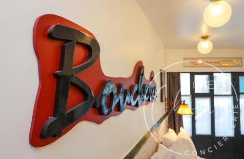 Saint-Victor Apartment | Paris Retro Bistro Escape Authentic & Cozy