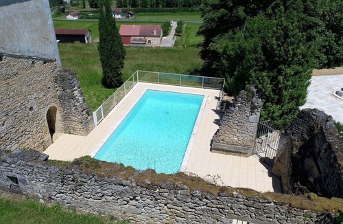 Puybarban Bed & Breakfast | Paris Room – Artistic Nostalgia