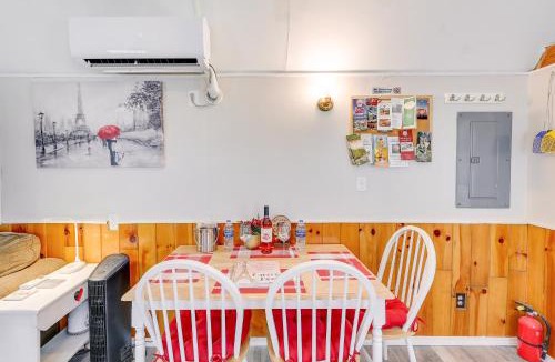 Paris House | Paris Vacation Rental ~ 22 Mi to Mount Magazine!