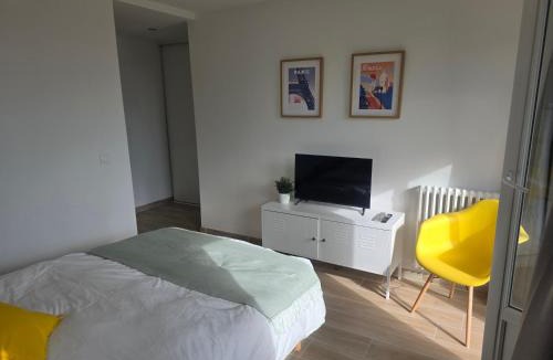 Le Kremlin-Bicetre Apartment | Paris vous aime