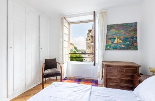 Jardin des plantes Apartment | Parisian apartment in the 5th