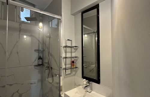 Saint-Vincent-de-Paul Apartment | Parisian apartment near Montmartre