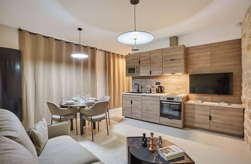 Quartier de la Folie-Mericourt Apartment | Parisian Apartment - Oberkampf - Le Marais