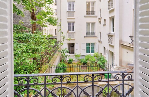 Batignolles Apartment | Parisian Charm: Modern & Quiet