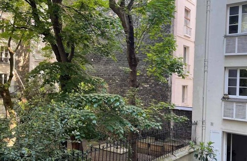 Batignolles Apartment | Parisian Charm: Modern & Quiet