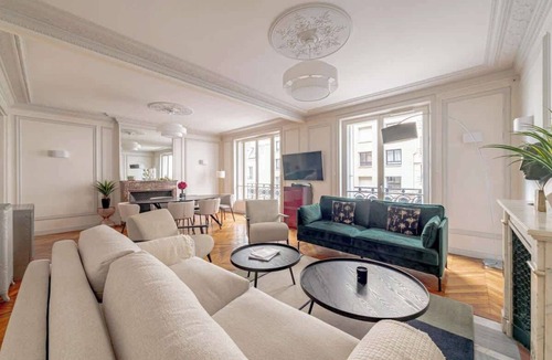16th Arrondissement Apartment | Parisian Elegance 2-Bedroom in the 16th