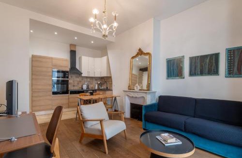 Marais Apartment | Parisian Elegance - Refined 1BD in Le Marais