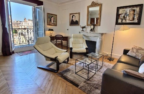 Notre Dame Apartment | Parisian Home |247| 1 chambre | Île de la Cité