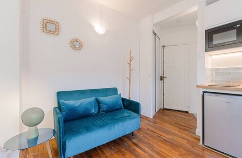 Enfants-Rouges Apartment | Parisian Home | Studio | Temple - République