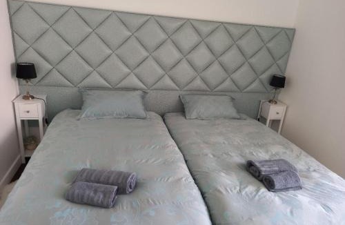 Neuilly-sur-Seine House | Parisian Sparkle Retreat, 150m from American Hospital