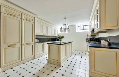 Porte-Dauphine Villa | Parisian Villa: City Views, 5 Bedrooms & Family-Friendly