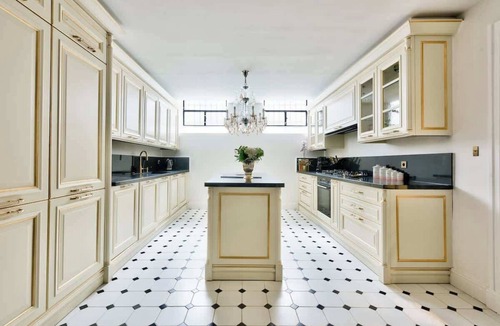 Porte-Dauphine Villa | Parisian Villa: City Views, 5 Bedrooms & Family-Friendly