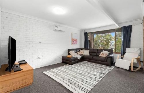 Surf Beach House | Park and Relax managed by Batemans Bay Accom