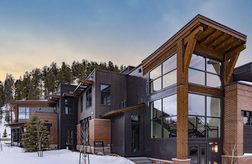 Breckenridge Condo | Park Ave Flat 12 | Luxury Condo & Minutes to Everything!