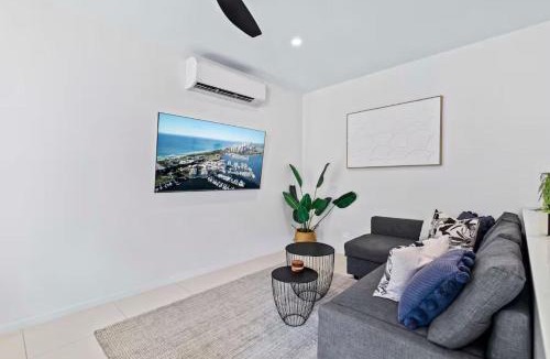 Auchenflower Apartment | Park Avenue 1BR Hideaway King Bd Private Courtyard