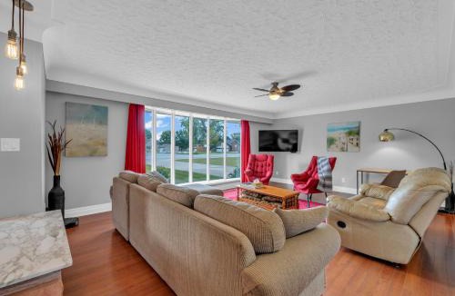 Ruthven Apartment | Park Bungalow #4 - Seacliff Beach Suites