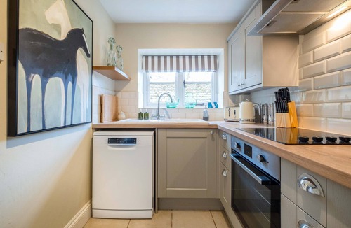 Glaston House | Park Cottage Summary: