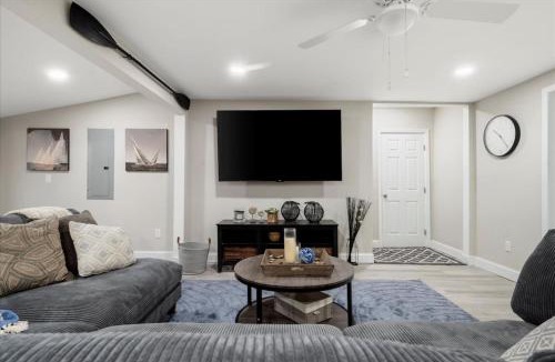 Sylvan Beach House | Park- Entire Home Sleeps 21