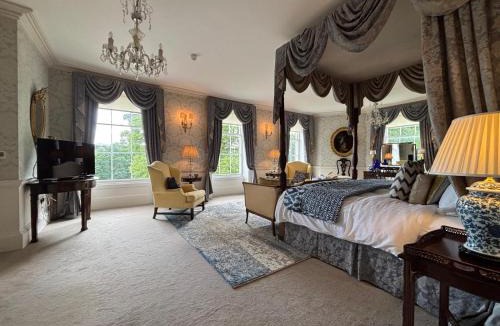 Little Hayfield Bed & Breakfast | Park Hall Manor