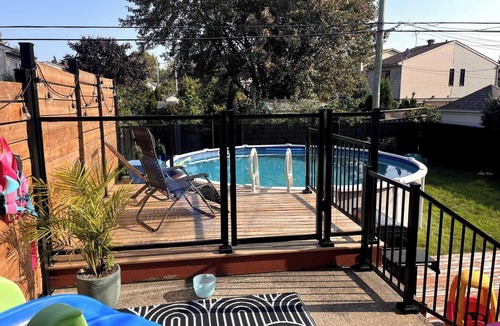 Saint-Hubert House | Park home conveniently located, surrounded by stores, groceries and amenities!